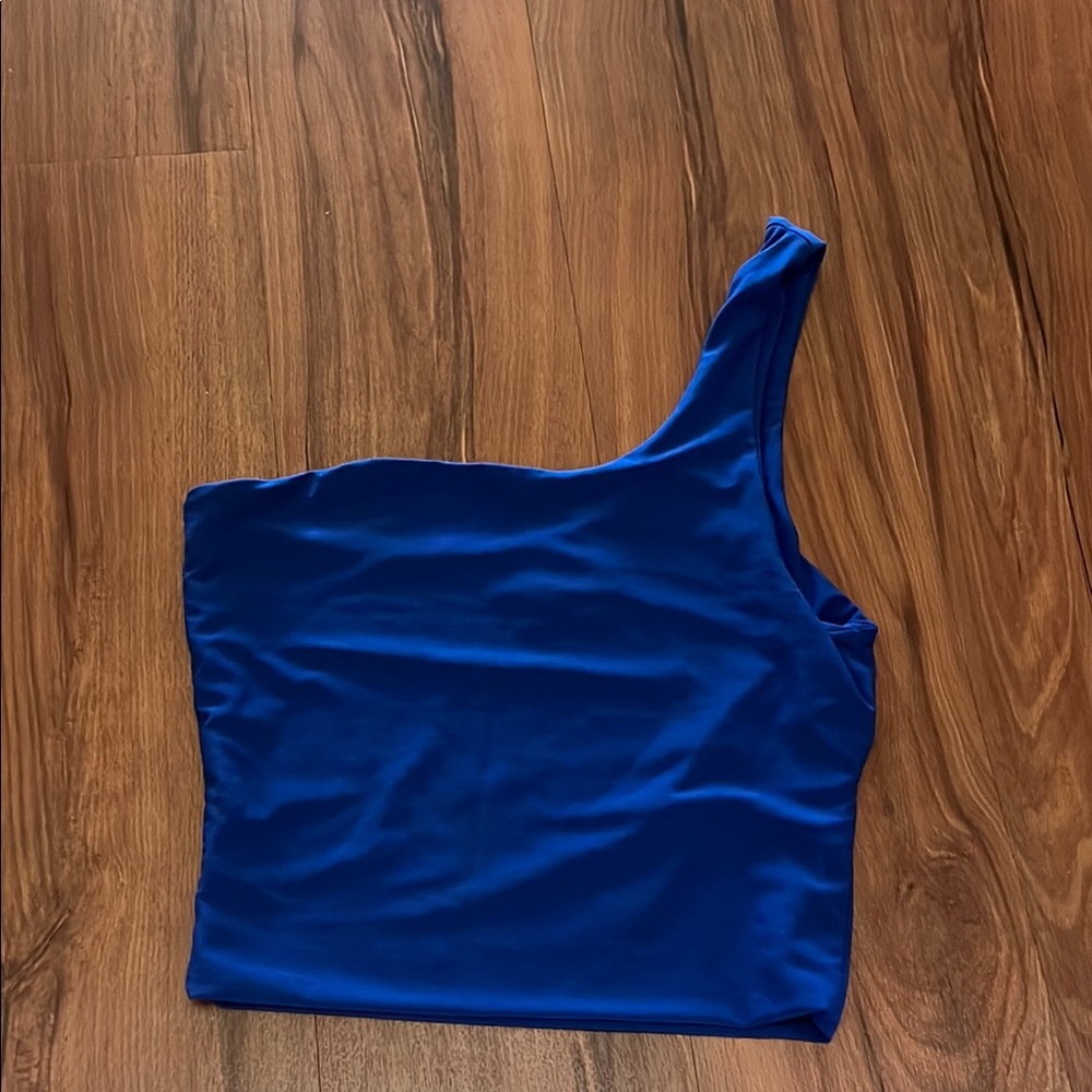 Asymmetric one shoulder tank